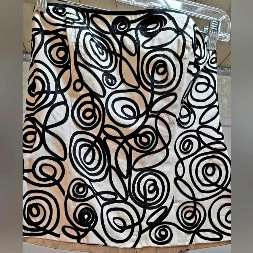 WHBM Strapless Bustier Size 0. In GUC. Whimsical and fun!
